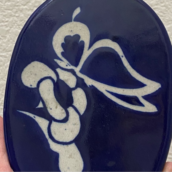 Vintage PETTEFORD Cobalt Blue Butterfly Flower Ceramic Trivet Bread Warmer Tile - Picture 9 of 10